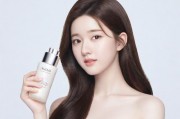 赵露思乳液头实出，时尚新风潮还是争议焦点？