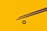 -筷子挑战背后的医学警示，危险游戏为何在短视频平台蔓延？