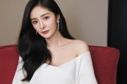 当镜头转向私生活，从虚构的杨幂沙发事件看明星隐私权边界