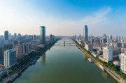 水都这么多了还装什么—论现代社会的虚伪与真实