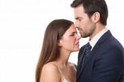 当男人与女人一起嗟嗟嗟，疼痛的原声与情感的共鸣