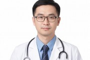 男医生的特殊治疗，打破性别刻板印象的医疗关怀
