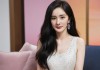 杨幂与老外沙发激情大战？真相背后是网络谣言的狂欢与反思