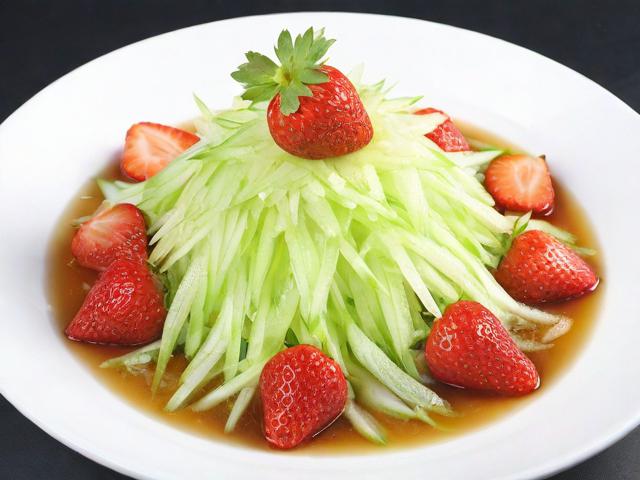 草莓榴莲黄瓜丝瓜蕾丝，一场关于禁忌与欲望的味觉狂欢